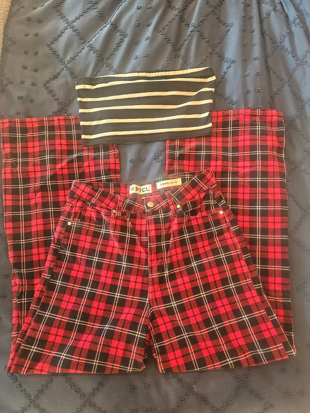 No Doubt - Gwen Stefani - PTCL Plaid Pants & Black White Tube Top - Picture 9 of 12